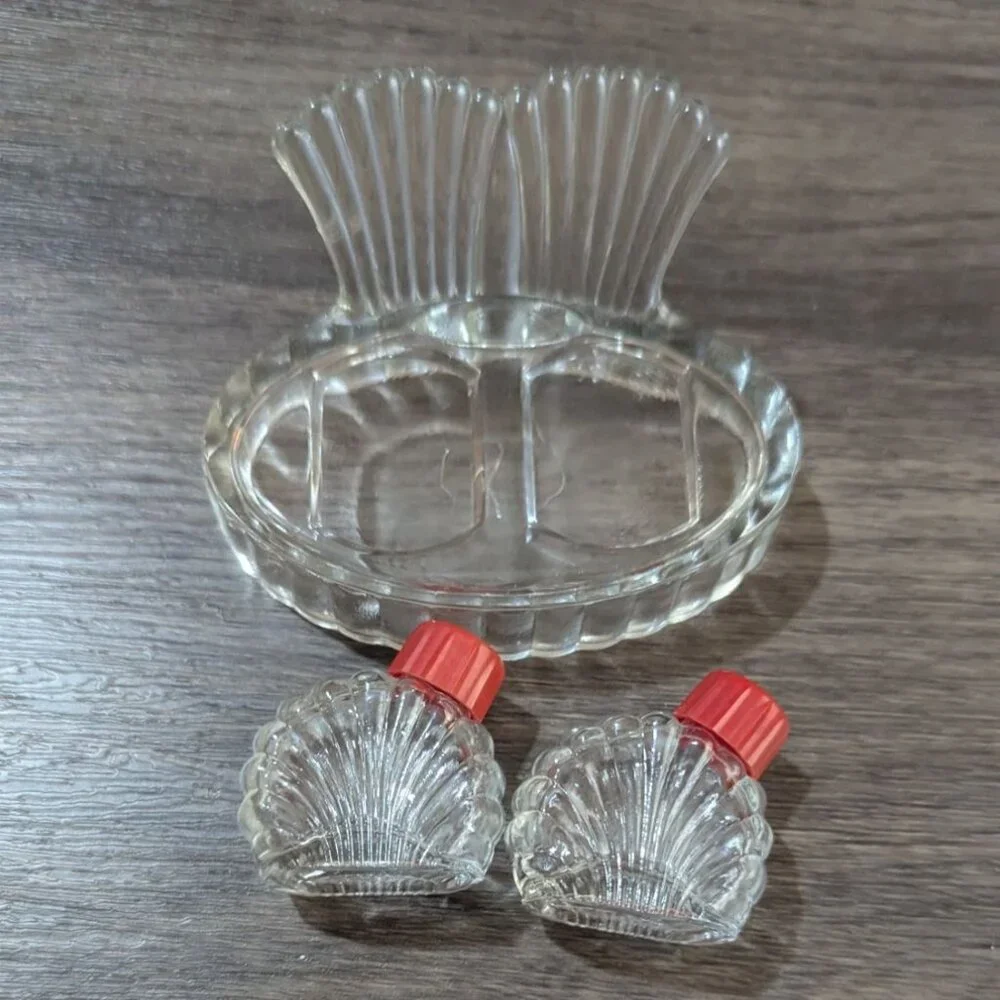 Mini Vintage 1940s Clamshell Glass Salt & Pepper Shakers Red Lids Feather Tray S